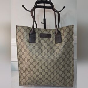 Gucci GG Supreme Monogram Tote With COA